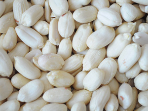 peanuts with dry peanut peeling machine